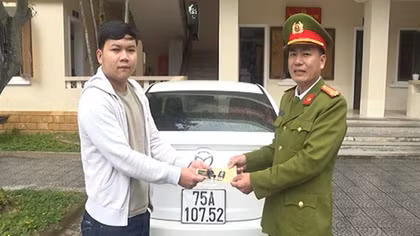 Công an tỉnh Thừa Thiên- Huế trao trả ôtô trong vụ án chiếm đoạt tài sản