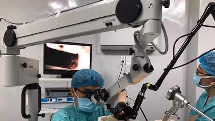 Lần đầu tiên ứng dụng điều trị ung thư vùng họng bằng dao Laser CO2