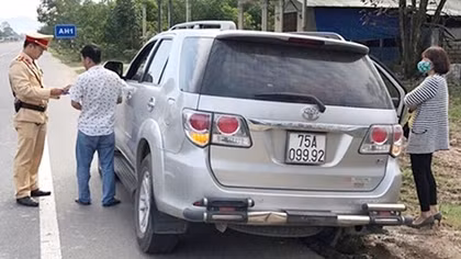 Xử lý hàng trăm xe hợp đồng, du lịch ‘trá hình’ vận chuyển khách