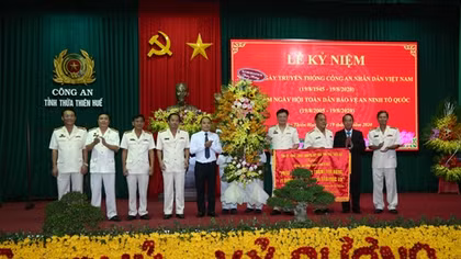 Công an tỉnh Thừa Thiên Huế gặp mặt kỷ niệm 75 năm Ngày truyền thống CAND