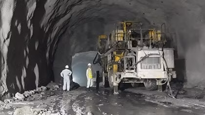 Mũi khoan cuối cùng đào thông hầm đường bộ Hải Vân 2