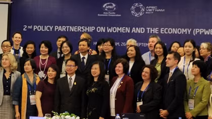 Phụ nữ có nhiều đóng góp quan trọng trong phát triển kinh tế của APEC