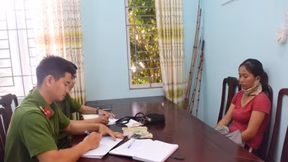 Đóng giả bệnh nhân lẻn vào bệnh viện ‘khoắng’ tài sản 