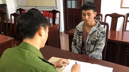 Mua hơn 2.000 sim điện thoại để chiếm đoạt nhiều tỷ đồng từ ví điện tử