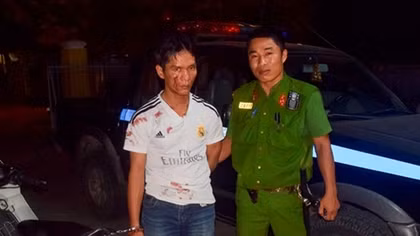 Người dân cùng Cảnh sát 113 bắt giữ tên trộm có 6 tiền án