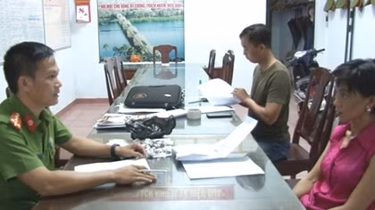 Bắt ‘nữ quái’ trên đường mang cần sa đi tiêu thụ 