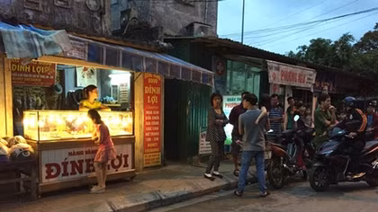 Vờ mua nhẫn cưới rồi cướp vàng bỏ chạy