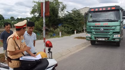 Huế phạt nguội gần 100 trường hợp vi phạm TTATGT
