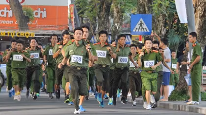 Sôi nổi giải chạy vũ trang – việt dã tại Hội thao CAND năm 2018