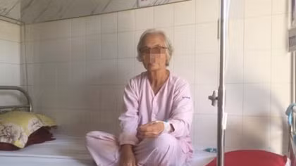 Cụ bà suýt "thối ruột" vì ăn hồng giòn