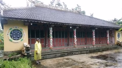 Đình làng 700 năm tuổi bị phá cửa lấy cắp cổ vật