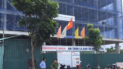 Nam công nhân rơi từ tầng 4 chung cư