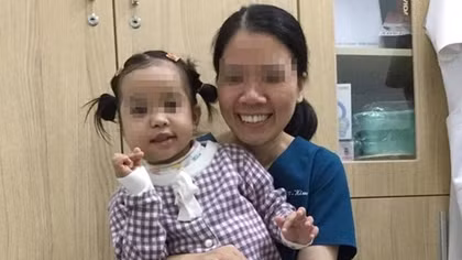 Điều trị thành công cho bệnh nhi 4 tuổi bị u quái hỗn hợp vùng mặt