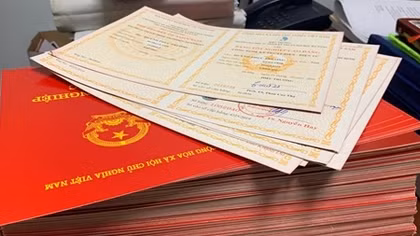 Buộc thôi việc 2 cán bộ xã dùng bằng THPT giả 