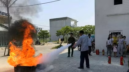 Tuyên truyền, hướng dẫn kỹ năng PCCC cho hàng trăm hộ dân ở chung cư 