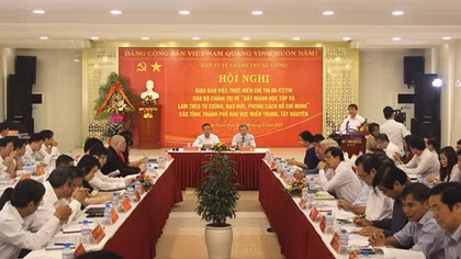 Giao ban về thực hiện Chỉ thị số 05 của Bộ Chính trị tại miền Trung, Tây Nguyên