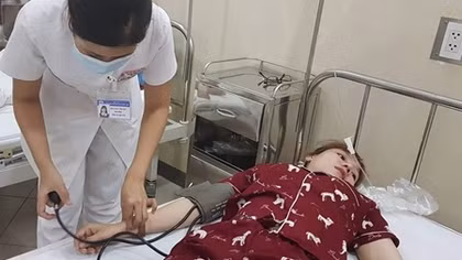 73 người nhập viện sau tiệc đám cưới do ngộ độc thực phẩm
