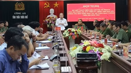 Công an Thừa Thiên Huế sơ kết thực hiện công tác đảm bảo TTATGT