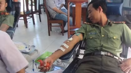 Nhiều CBCS Công an tỉnh Thừa Thiên - Huế tình nguyện hiến máu cứu người
