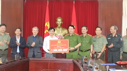 Quỹ Nghĩa tình đồng đội ủng hộ nhân dân và Công an Thừa Thiên Huế 3 tỷ đồng 