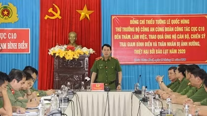 Thứ trưởng Lê Quốc Hùng kiểm tra công tác tại Trại giam Bình Điền
