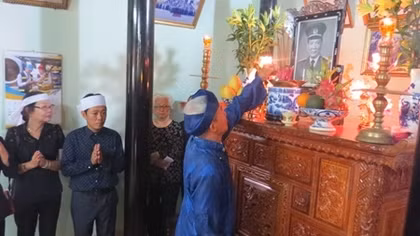 Người dân quê nhà bùi ngùi viếng Đại tướng Lê Đức Anh