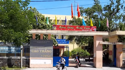 Nữ sinh lớp 10 tố thầy thể dục có hành vi khiếm nhã