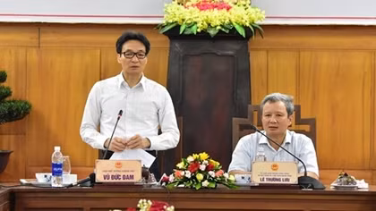 Phó Thủ tướng Vũ Đức Đam kiểm tra công tác thực hiện Nghị quyết 33-NQ/TW tại Thừa Thiên - Huế