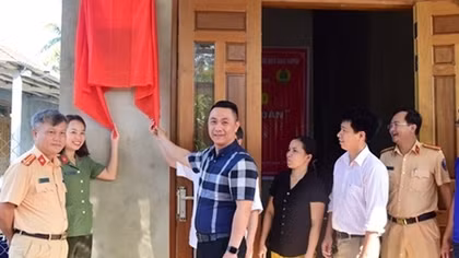 Công an tỉnh Thừa Thiên – Huế bàn giao nhiều nhà tình nghĩa