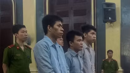 Chuốc thuốc ngủ bảo vệ, đột nhập cửa hàng FPT trộm cắp