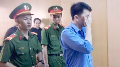 Đâm chết bạn cờ bạc vì nghi bị lừa bịp
