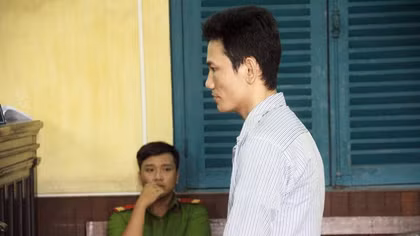 Giảm án xuống 20 năm tù cho kẻ giết người yêu rồi tự tử 