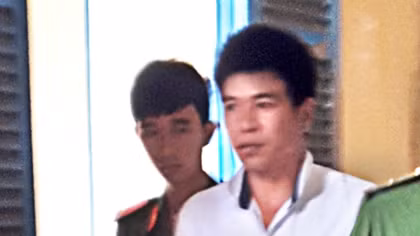 Quả đắng cho nam thanh niên yêu bé gái con ông chủ