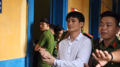 Gã đàn ông táng tận lương tâm sát hại con rồi phi tang xác bên hông nhà