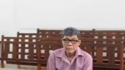 Cụ ông lừa có người nhà Công an để... chạy án!?
