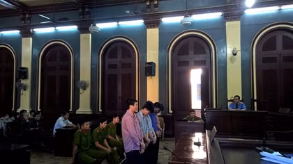 Băng nhóm sàm sỡ phụ nữ, đâm chết người lãnh án