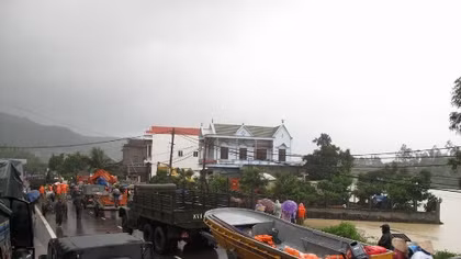 Mưa lũ tàn phá tan hoang Bình Định