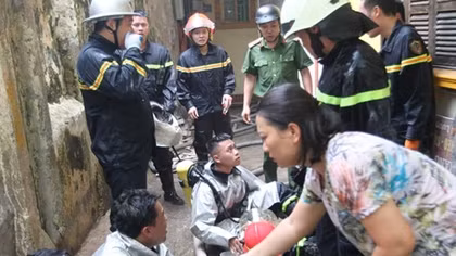 Cháy lớn tại ngõ nhỏ Lương Sử C, Hà Nội