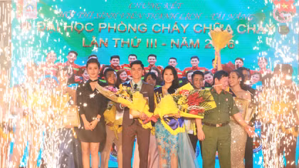 Cặp đôi tài sắc đăng quang sinh viên thanh lịch Đại học PCCC
