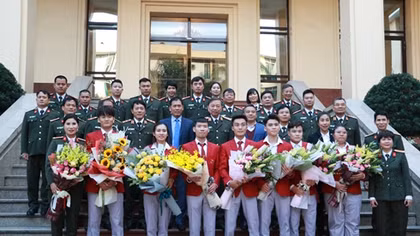 Bộ trưởng Tô Lâm khen thưởng HLV, VĐV Thể thao CAND dự Sea Games 30