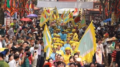 Tưng bừng lễ hội Đền Đô năm 2017