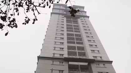 Tòa nhà bỏ hoang trên mảnh đất vàng giữa lòng thủ đô