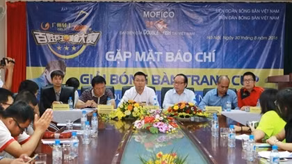 Hơn 100 VĐV tranh tài Giải bóng bàn cúp Double Fish lần thứ nhất năm 2016