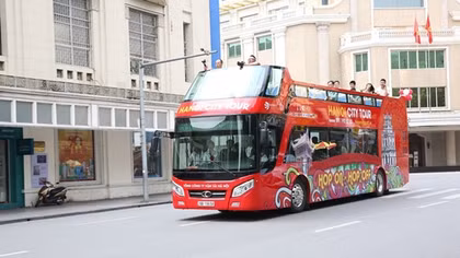 Trải nghiệm xe bus hai tầng đầu tiên khai trương ở Hà Nội