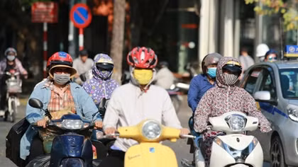 Hà Nội ngột ngạt trong cái nóng đầu hè