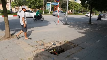 Hố ga không nắp chờ đánh bẫy người dân Thủ đô