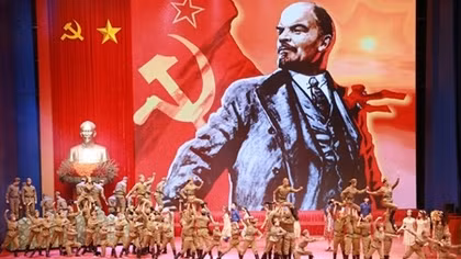 Kỷ niệm trọng thể 100 năm Cách mạng Tháng Mười Nga