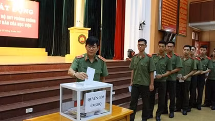 Học viên An ninh ủng hộ đồng bào vùng bão lũ các tỉnh miền Trung