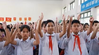 Độc đáo ngôi trường học sinh hát quốc ca bằng tay