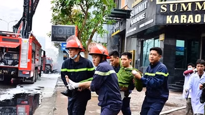 Chiến đấu với giặc lửa hai lính cứu hỏa bị thương